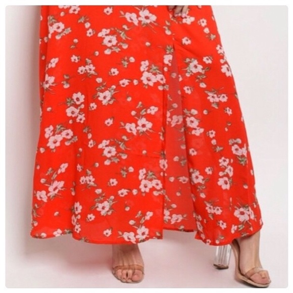 ❤️Stunning Red Maxi Dress❤️ - Picture 3 of 6